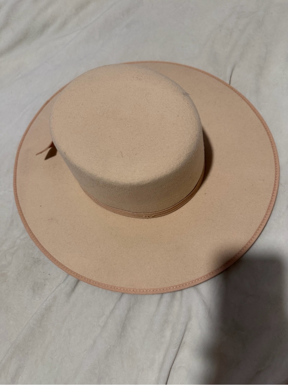 Lack of color Neutral Wide-Brim Felt Hat